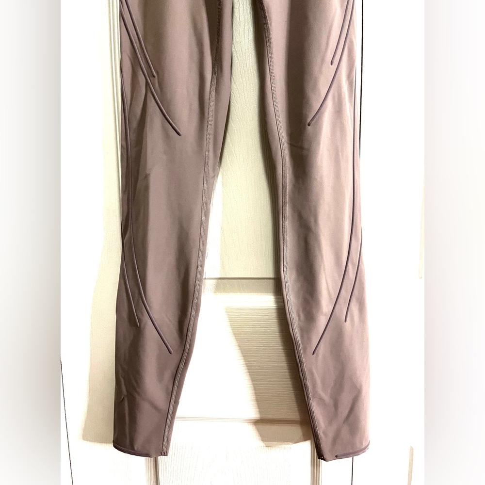Lululemon Get In Line Super High Rise Tight size 6 - Picture 14 of 14